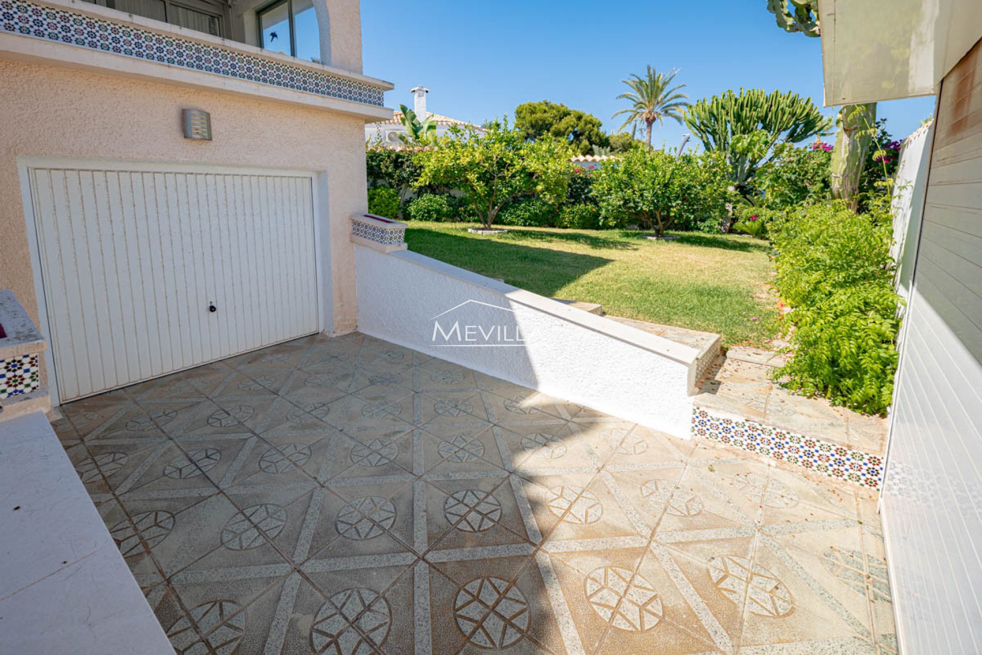 Reventas - Chalet / Villa - Orihuela Costa - La Zenia