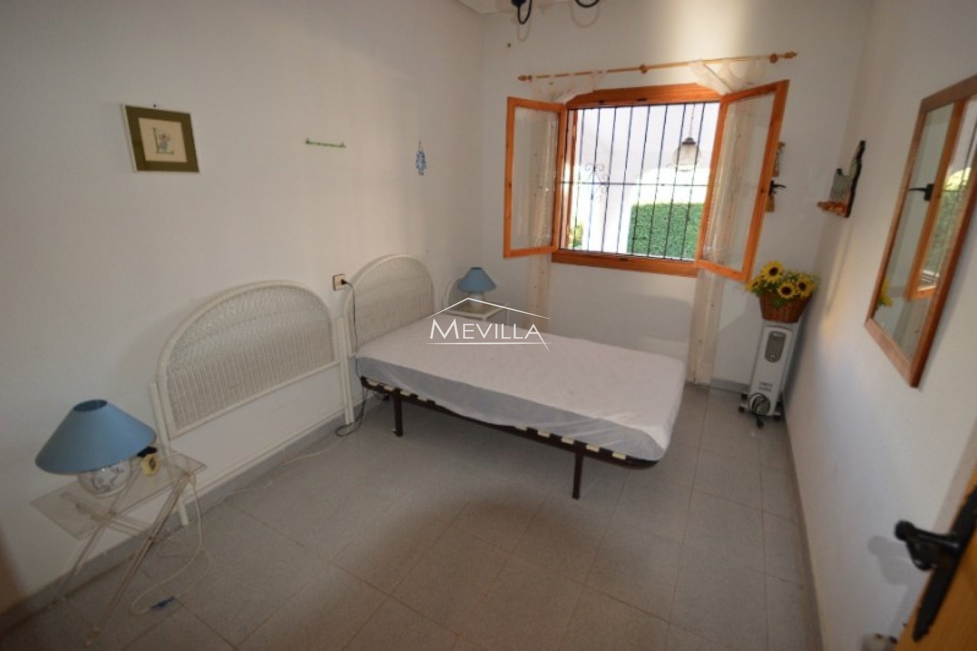 Reventas - Chalet / Villa - Orihuela Costa - La Zenia