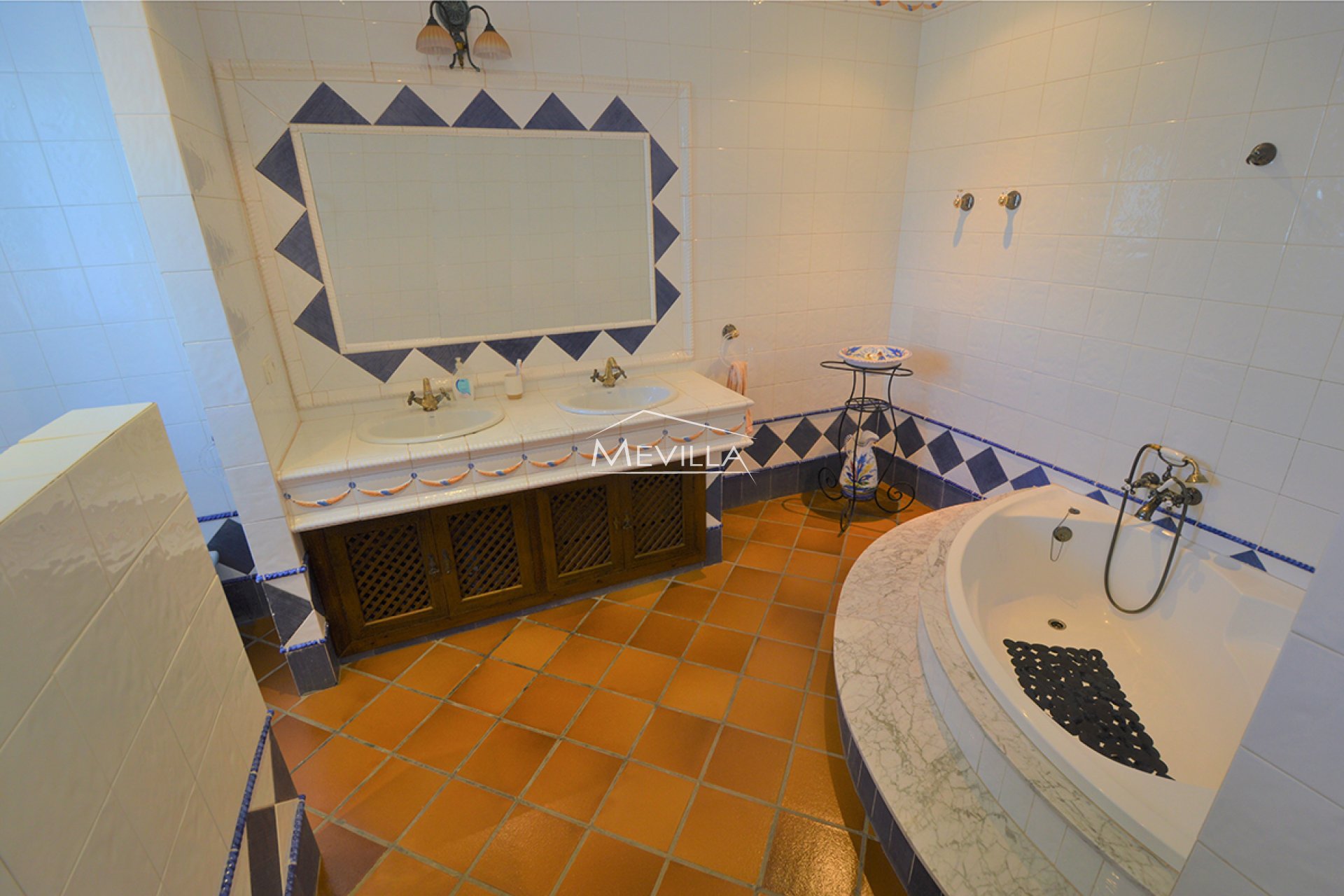 Reventas - Chalet / Villa - Orihuela Costa - Mil Palmeras