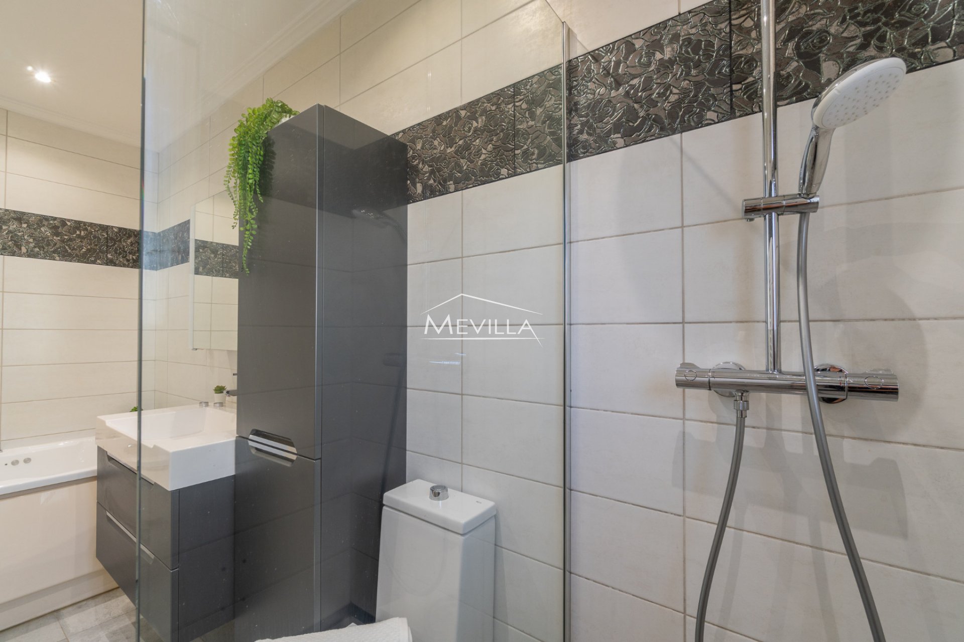 Reventas - Chalet / Villa - Orihuela Costa - Playa Flamenca