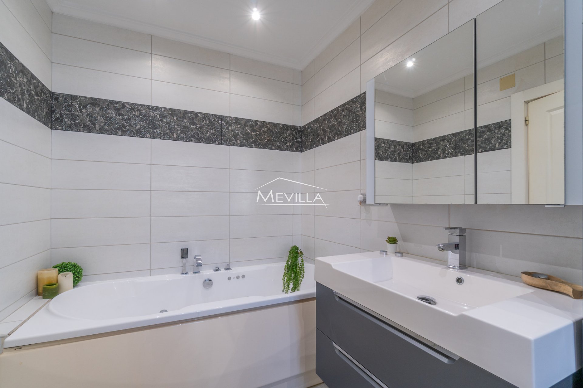 Reventas - Chalet / Villa - Orihuela Costa - Playa Flamenca