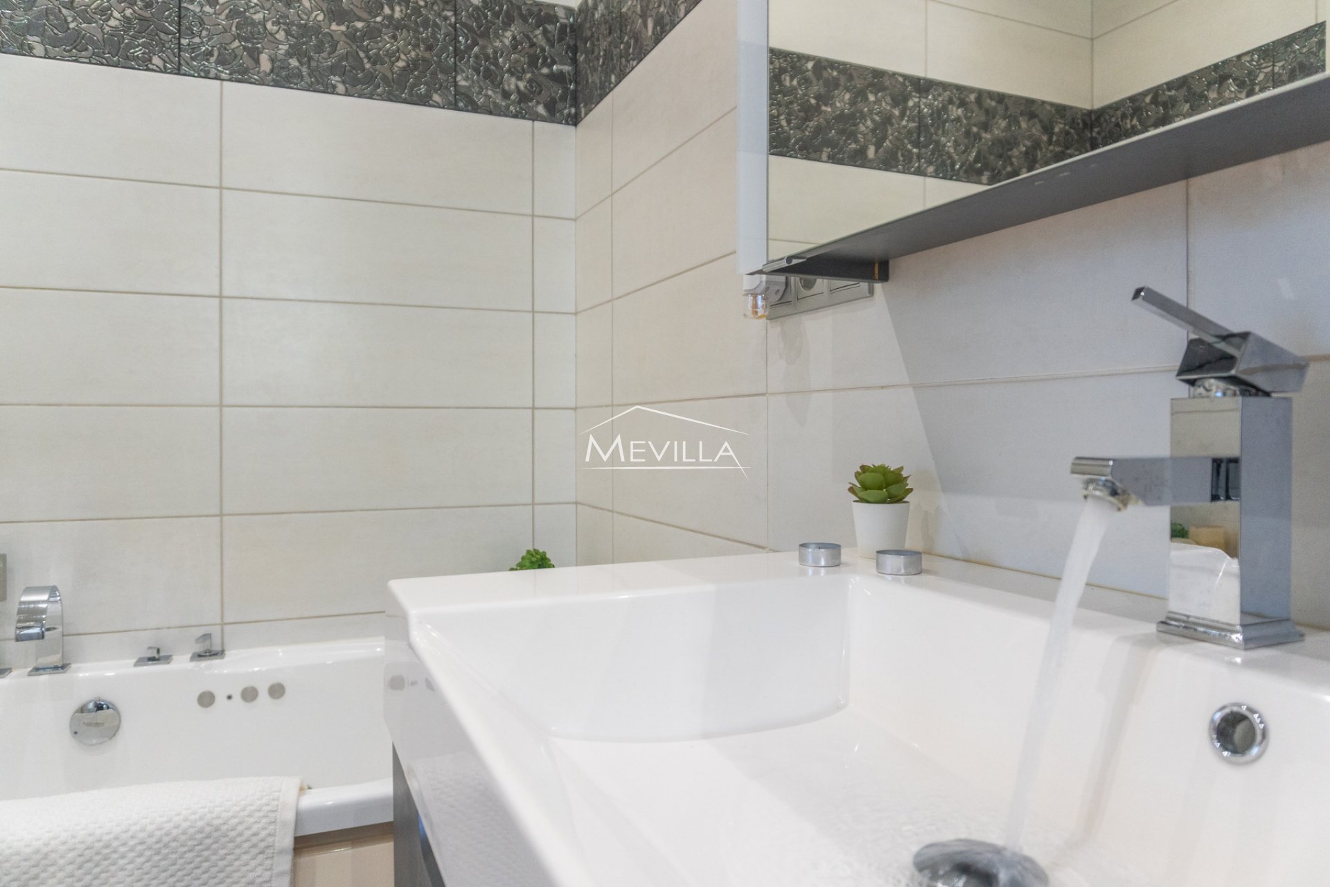 Reventas - Chalet / Villa - Orihuela Costa - Playa Flamenca