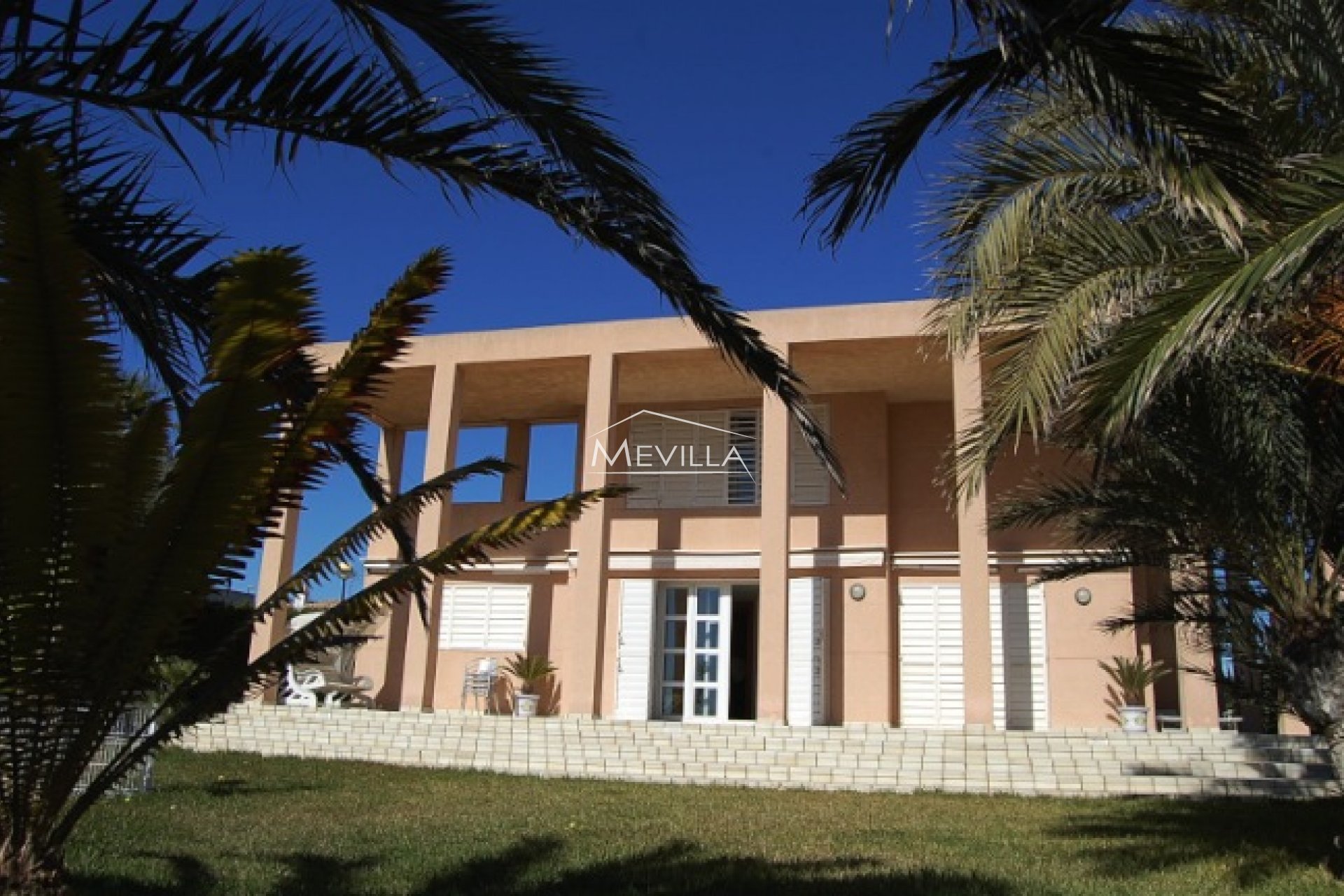Reventas - Chalet / Villa - Orihuela Costa - Punta Prima