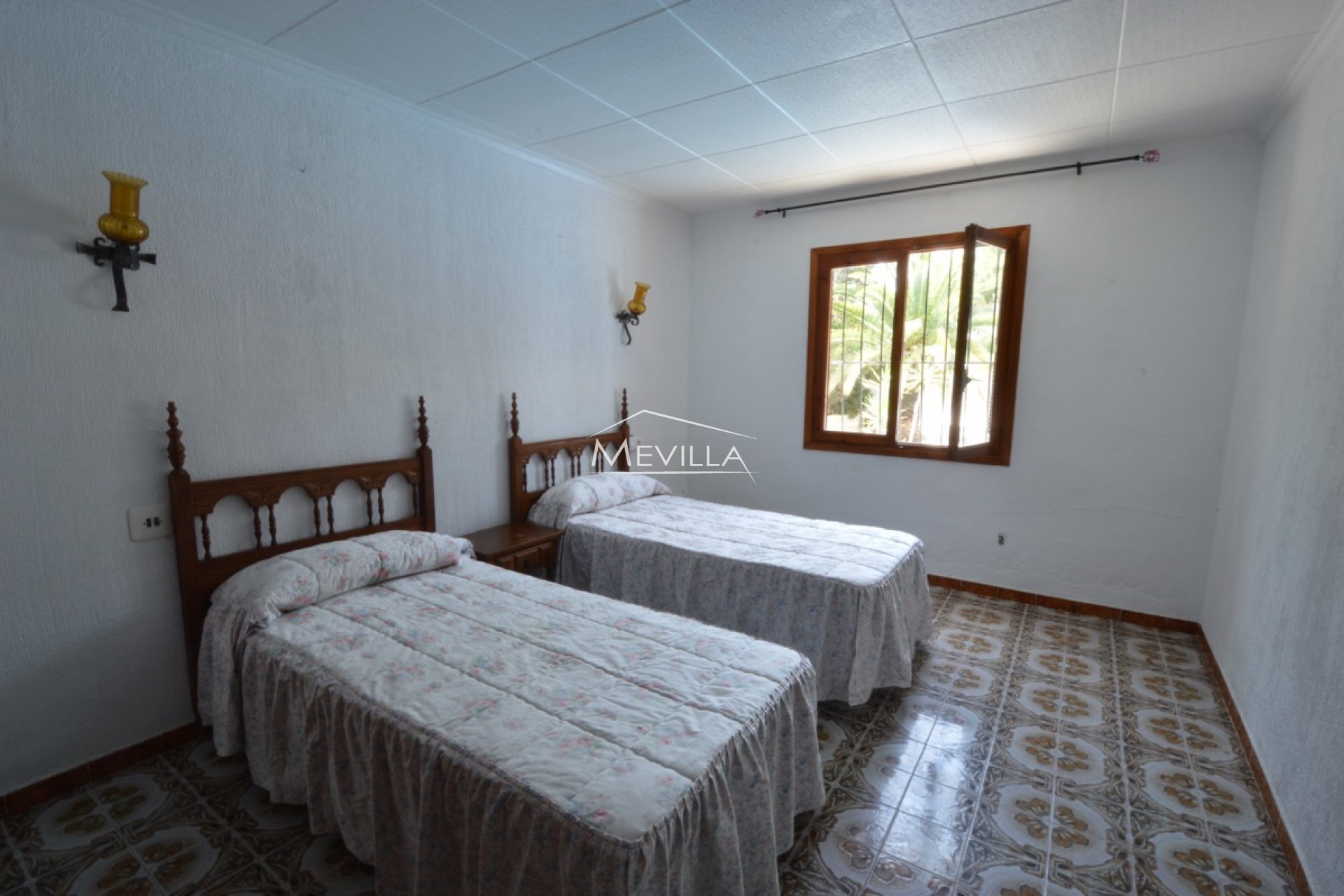 Reventas - Chalet / Villa - Orihuela Costa - Punta Prima