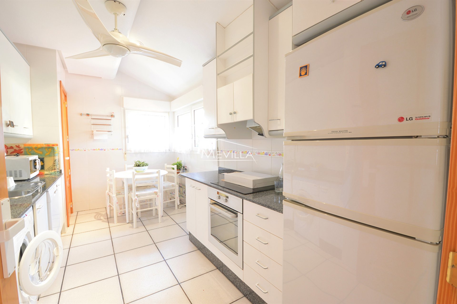Reventas - Chalet / Villa - Orihuela Costa - Punta Prima