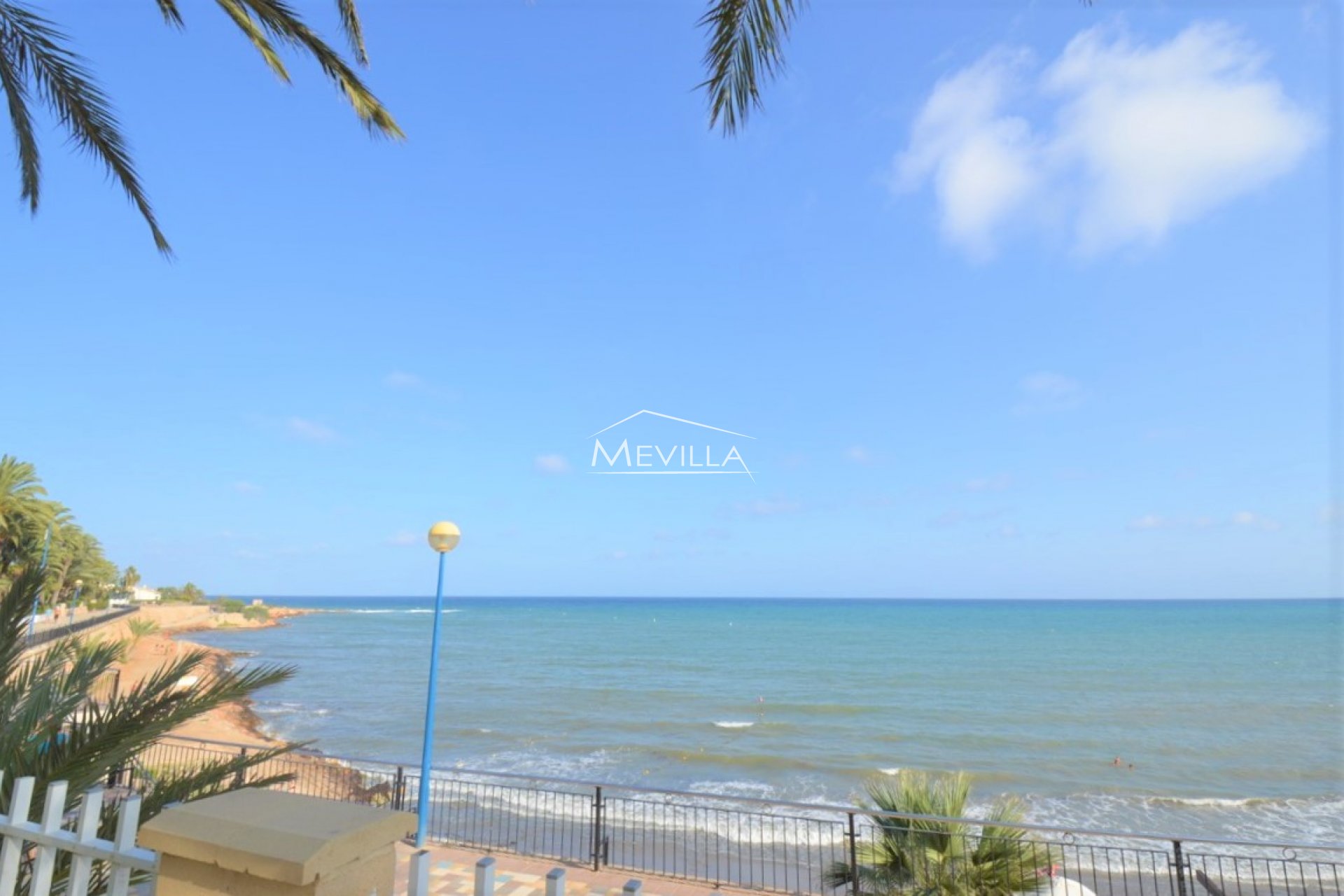 Reventas - Chalet / Villa - Orihuela Costa - Punta Prima