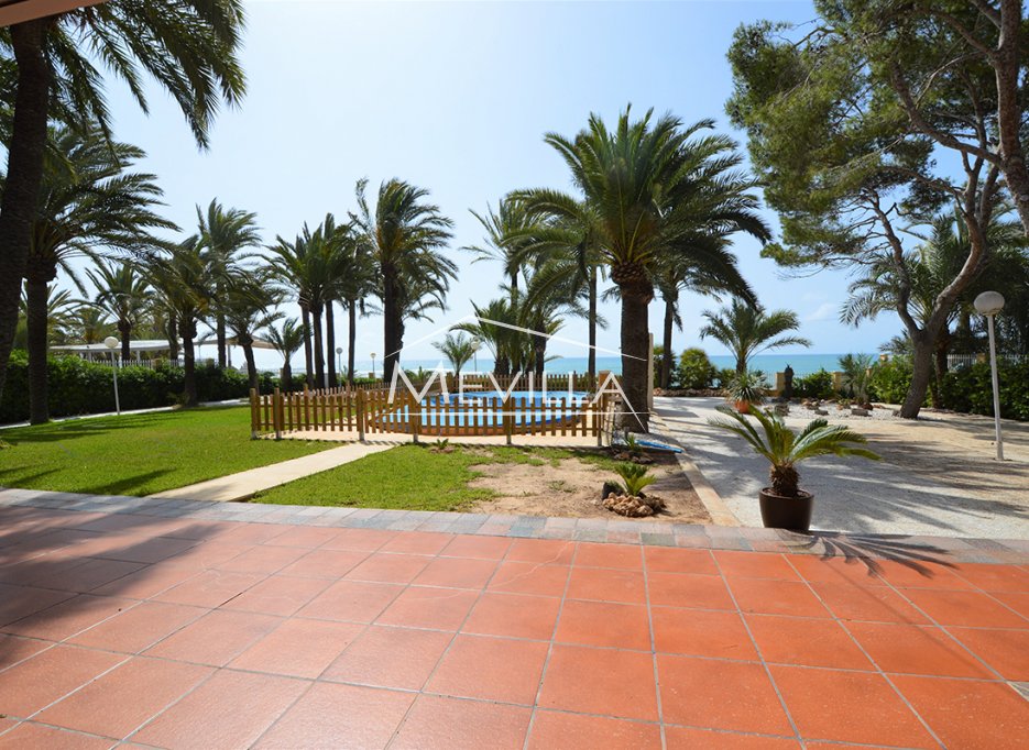 Reventas - Chalet / Villa - Orihuela Costa - Punta Prima