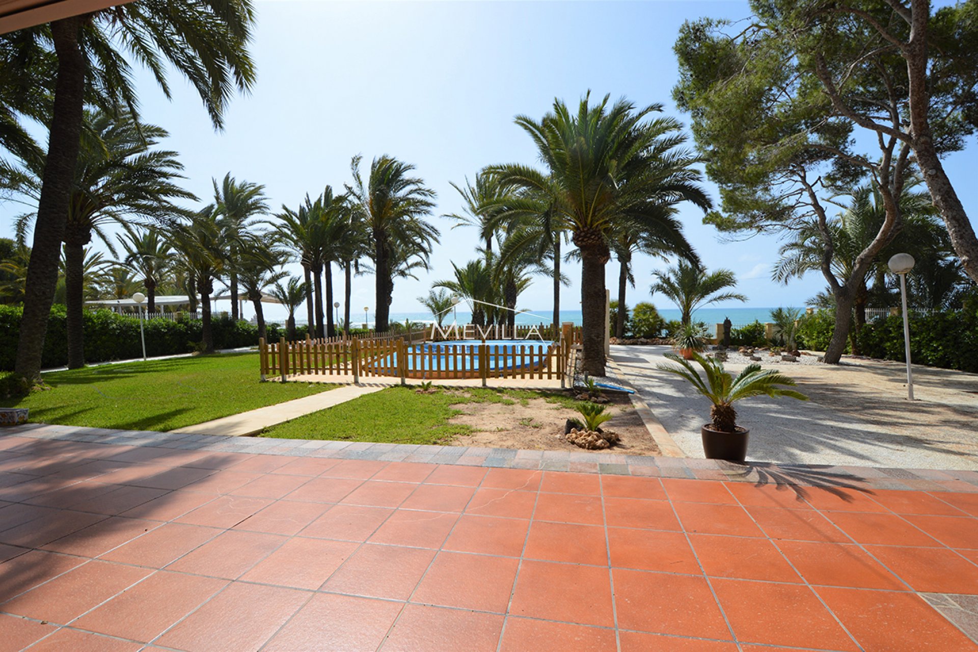 Reventas - Chalet / Villa - Orihuela Costa - Punta Prima