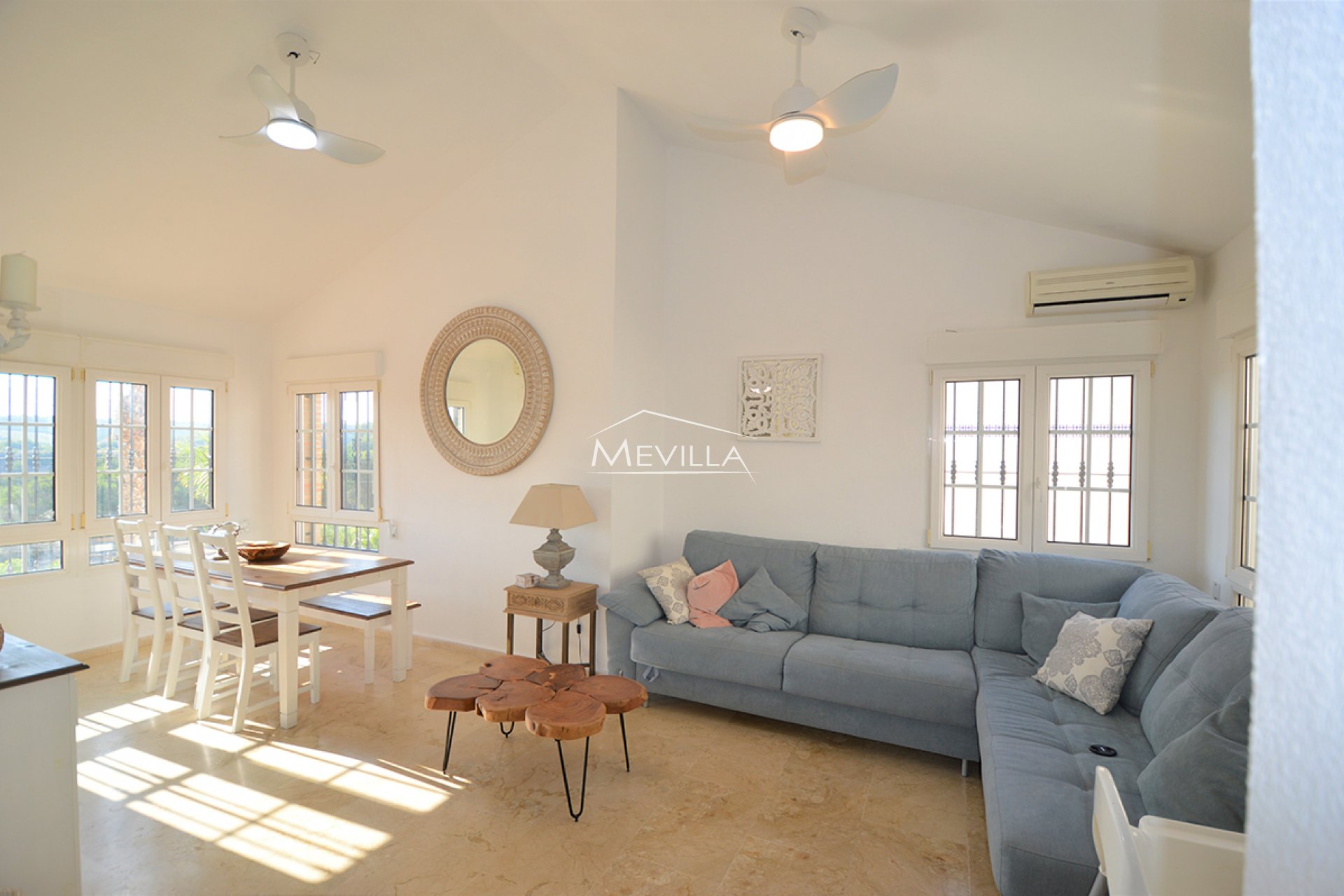 Reventas - Chalet / Villa - Orihuela Costa - Villamartin