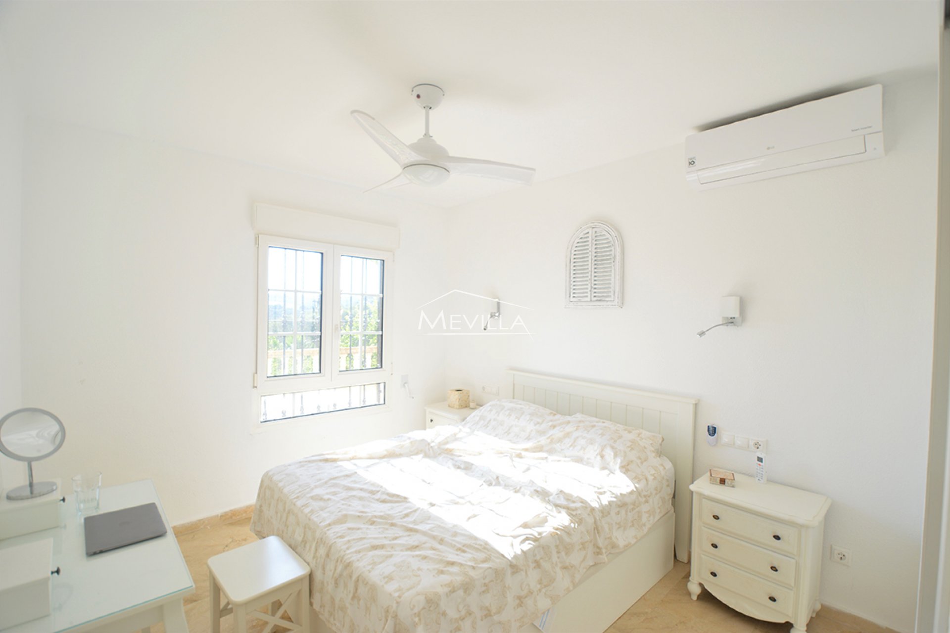 Reventas - Chalet / Villa - Orihuela Costa - Villamartin