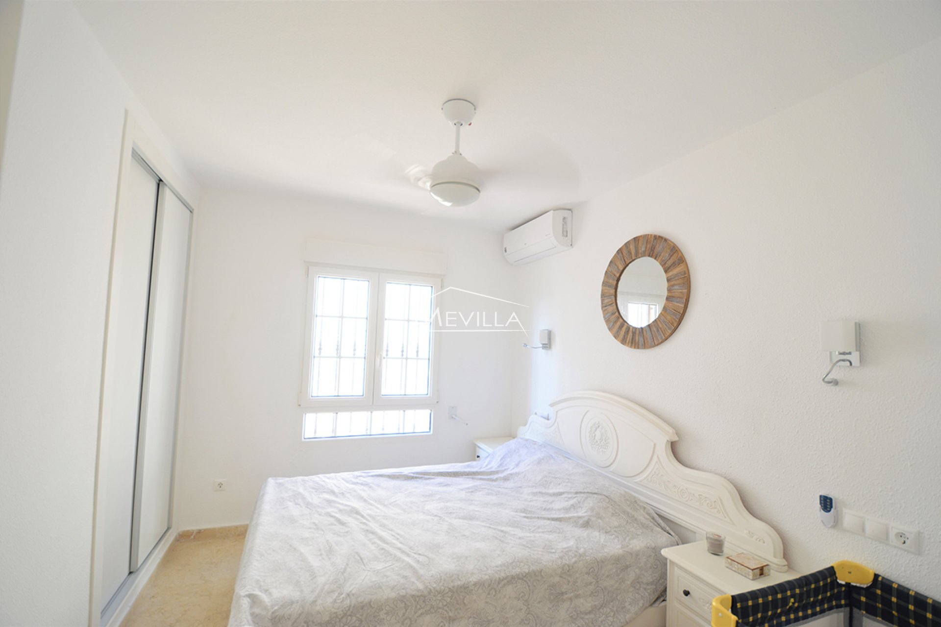 Reventas - Chalet / Villa - Orihuela Costa - Villamartin