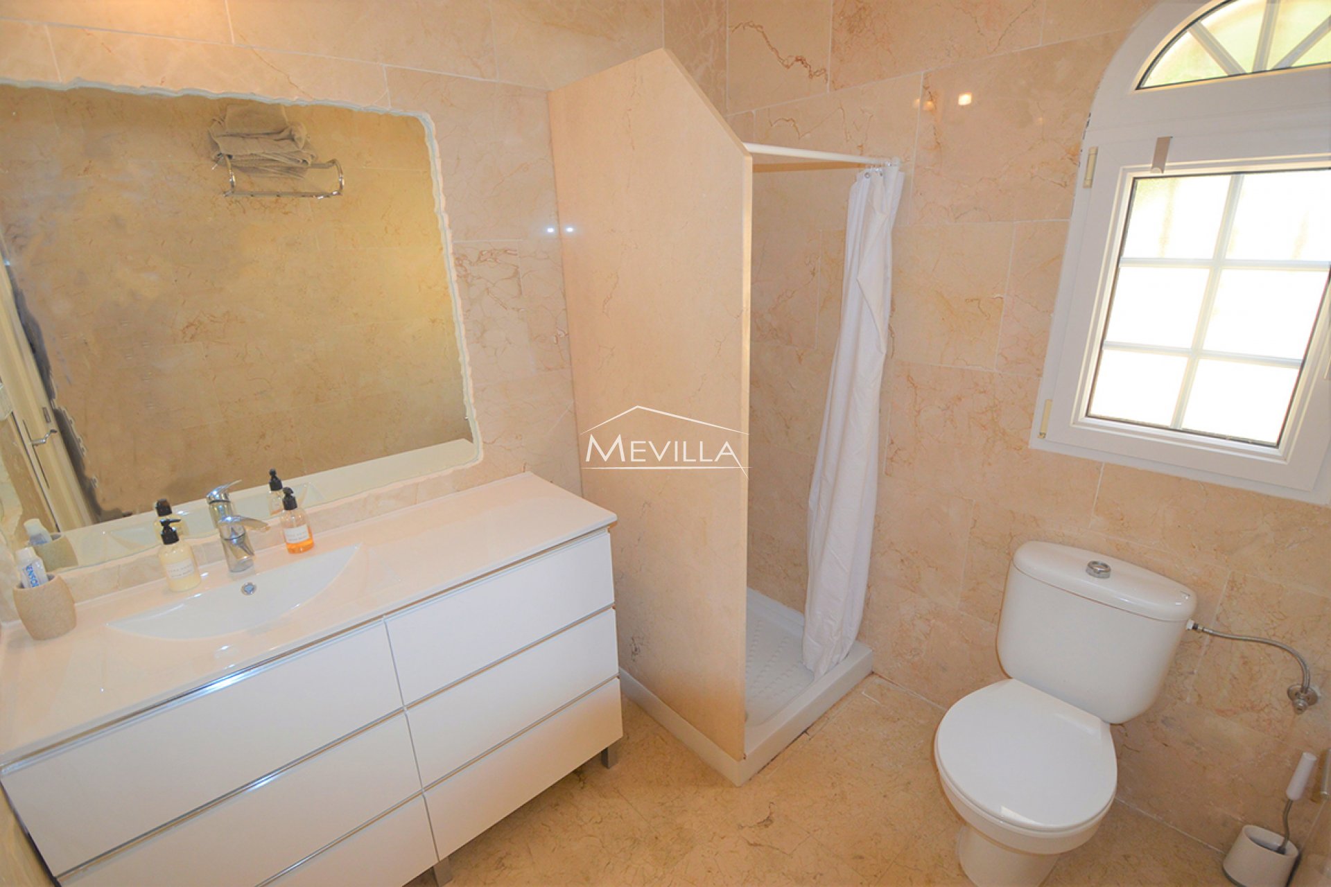 Reventas - Chalet / Villa - Orihuela Costa - Villamartin