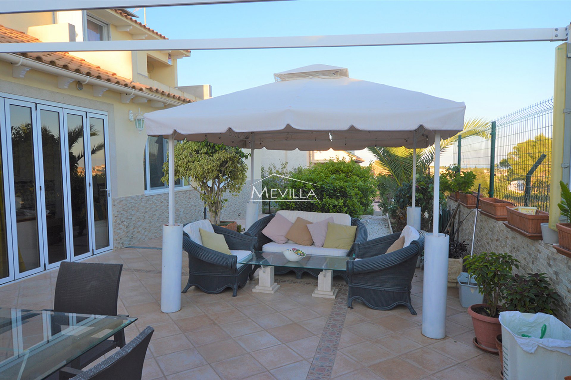 Reventas - Chalet / Villa - Orihuela Costa - Villamartin