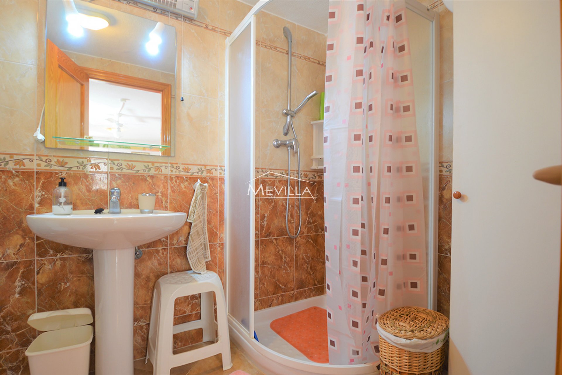 Reventas - Chalet / Villa - Orihuela Costa - Villamartin