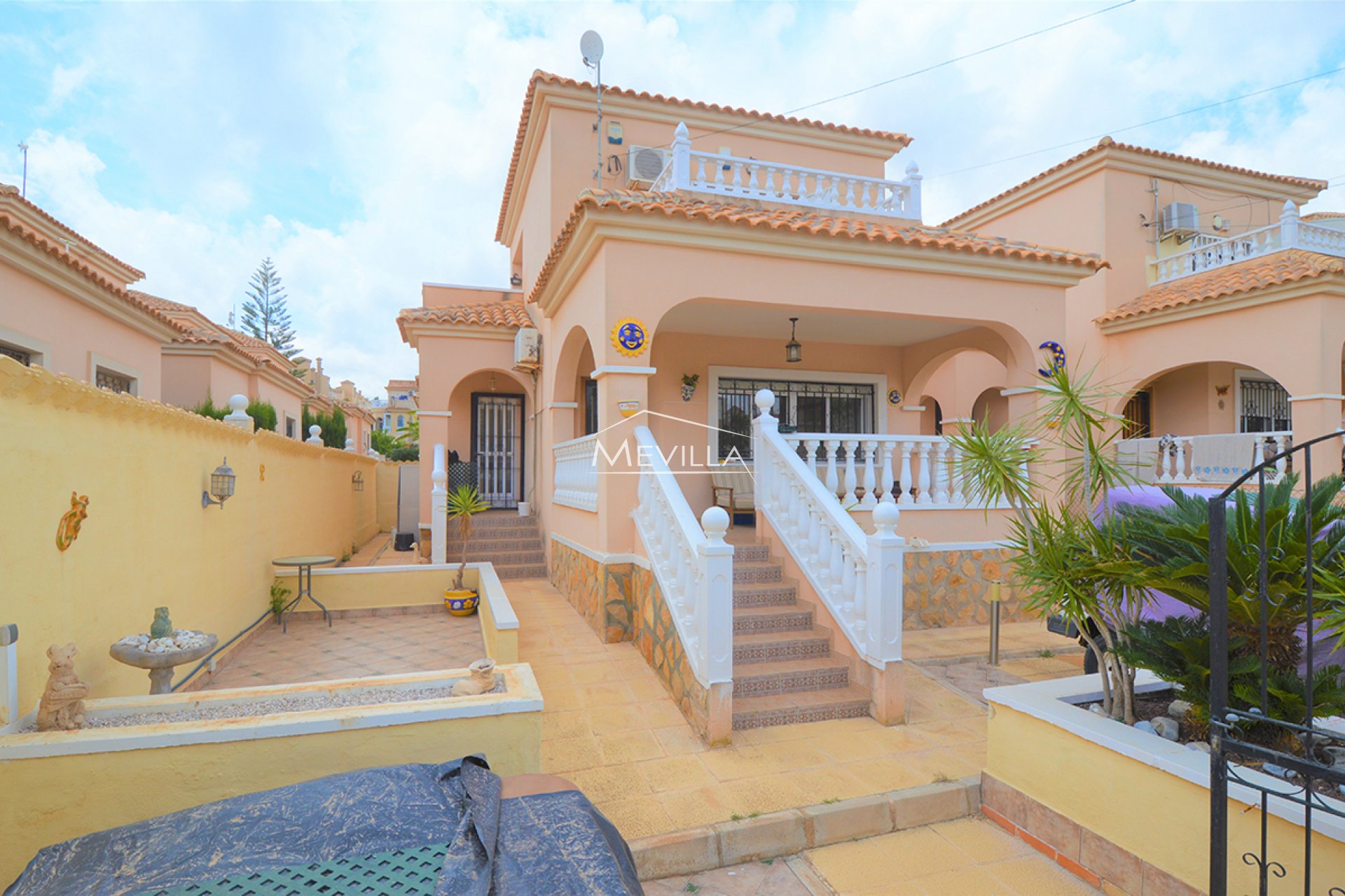 Reventas - Chalet / Villa - Orihuela Costa - Villamartin