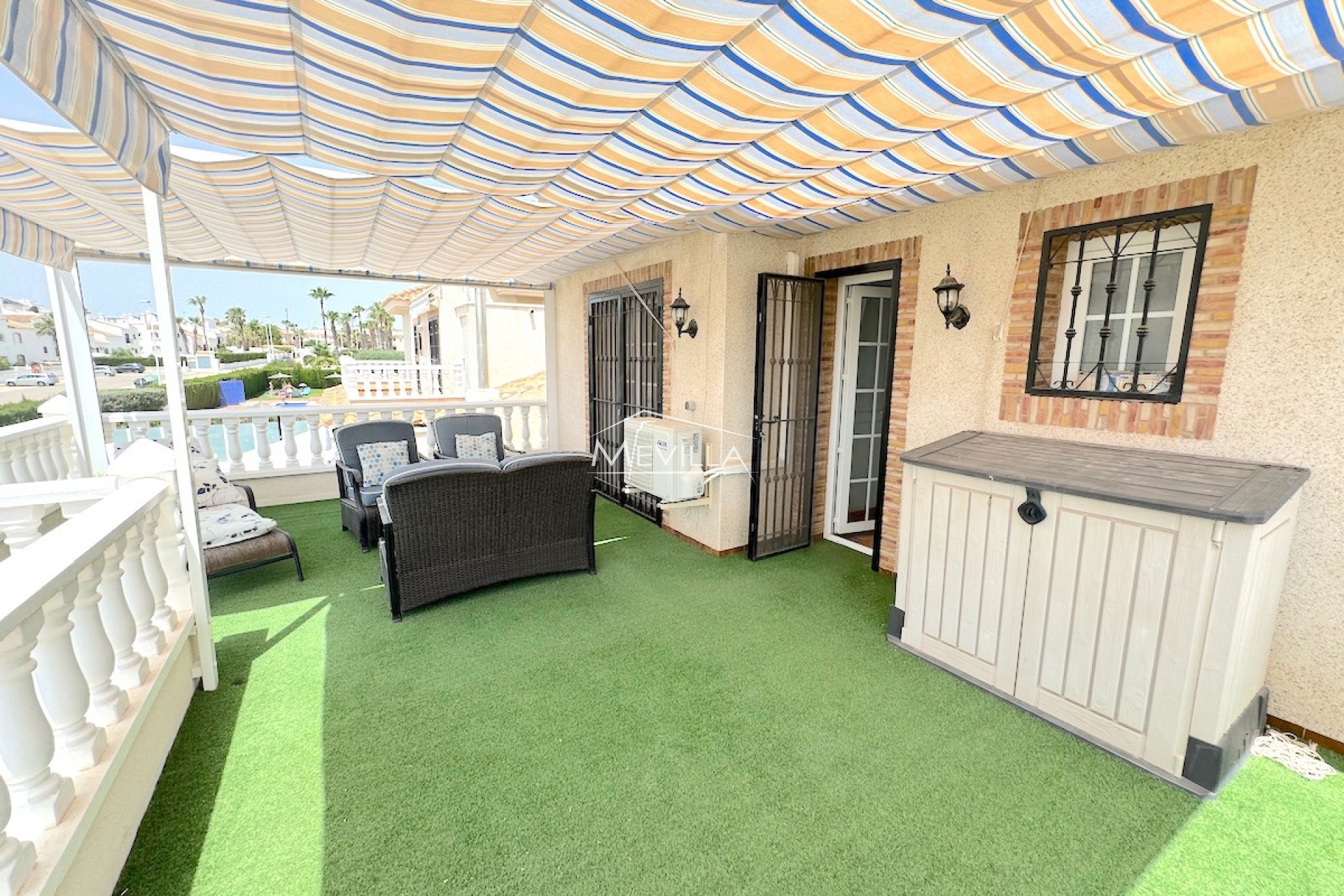 Reventas - Chalet / Villa - Orihuela Costa - Villamartin
