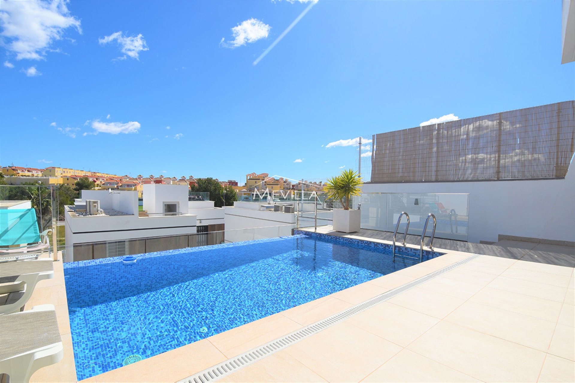 Reventas - Chalet / Villa - Orihuela Costa - Villamartin