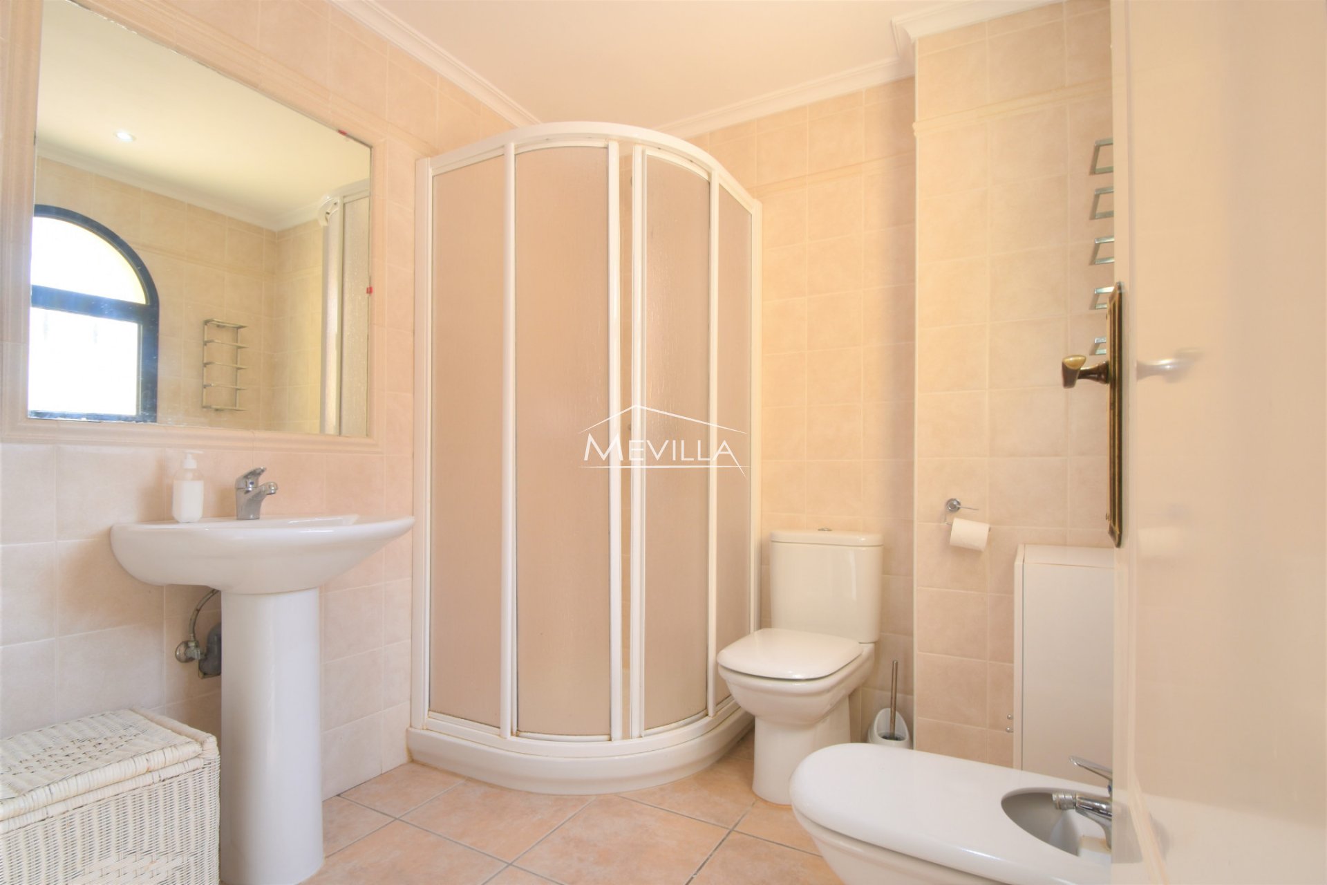 Reventas - Chalet / Villa - Orihuela Costa - Villamartin