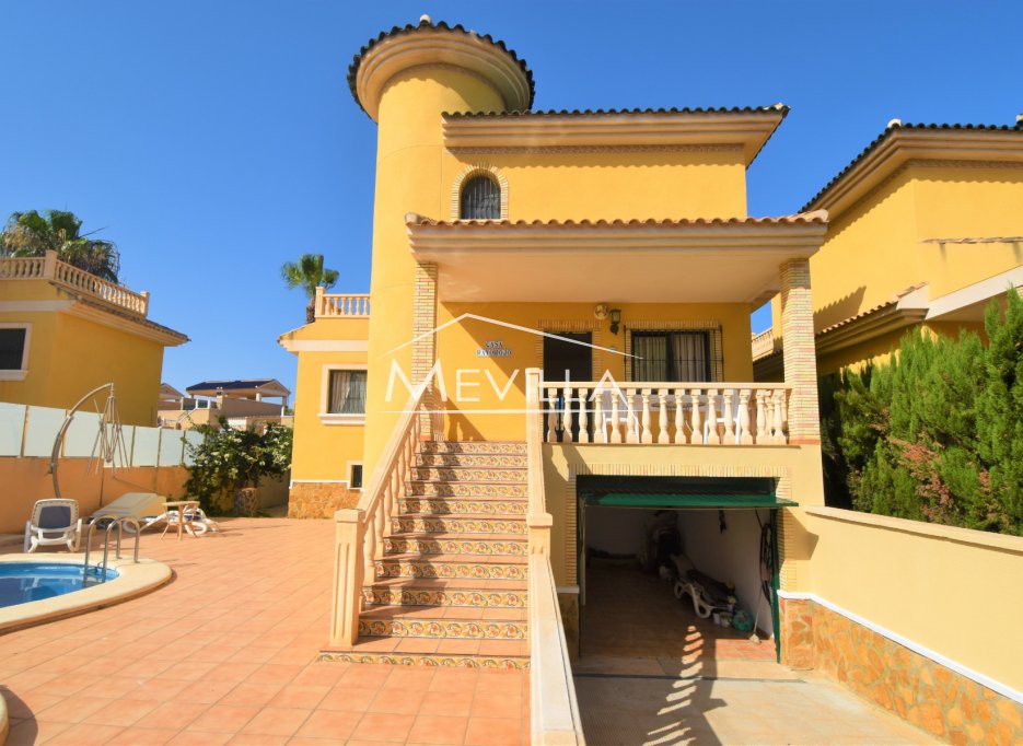 Reventas - Chalet / Villa - Orihuela Costa - Villamartin