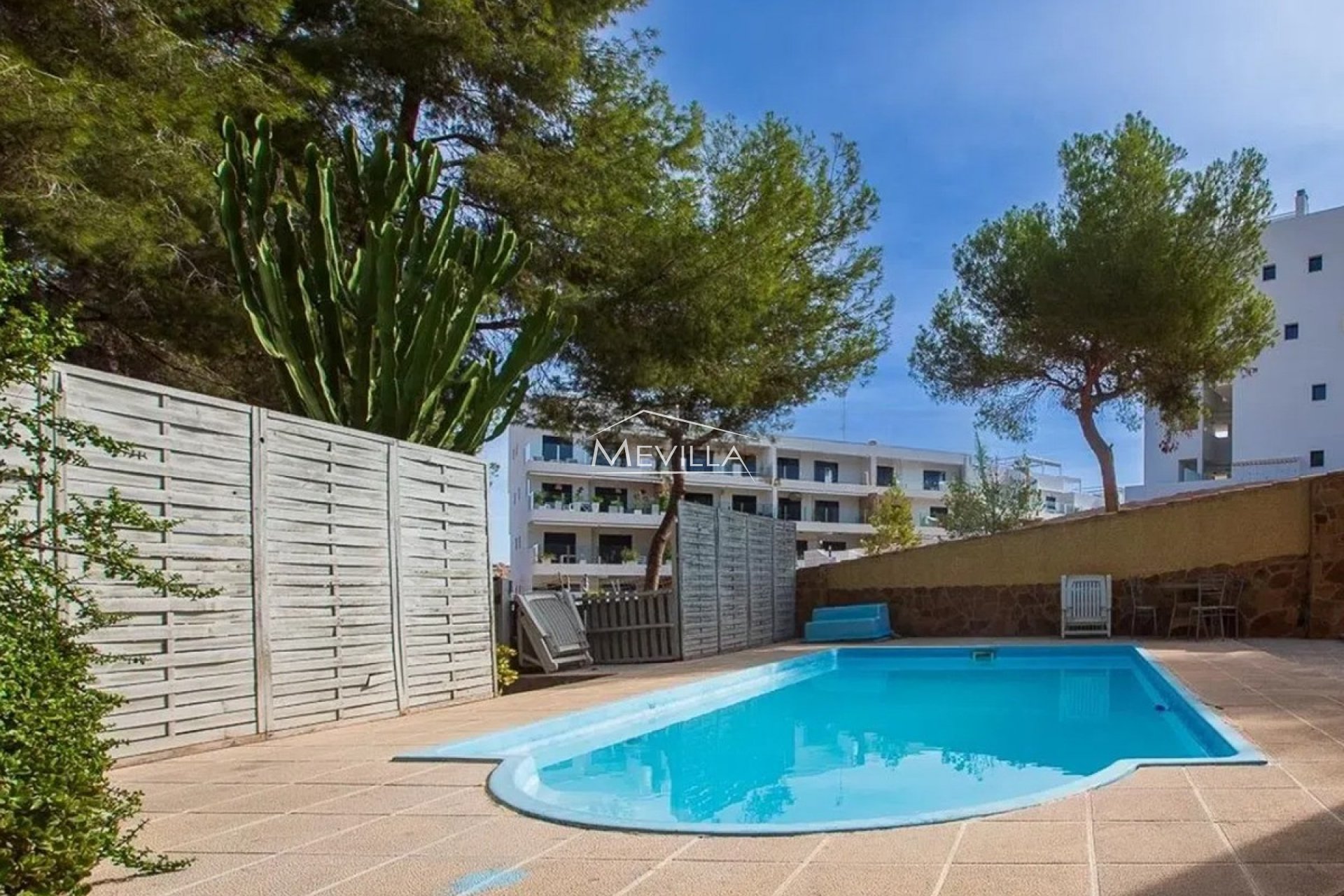 Reventas - Chalet / Villa - Orihuela Costa - Villamartin
