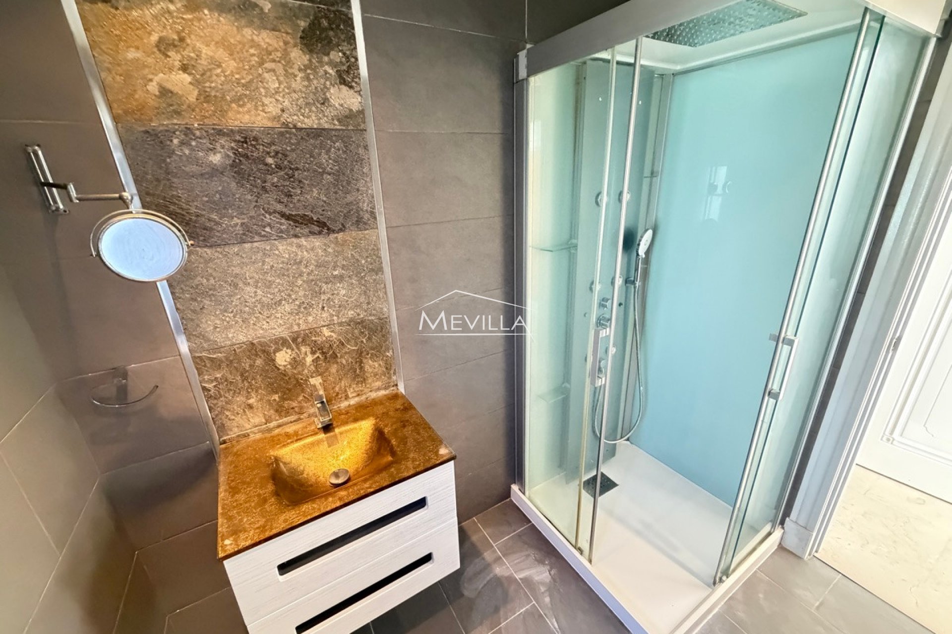 Reventas - Chalet / Villa - Orihuela Costa - Villamartin
