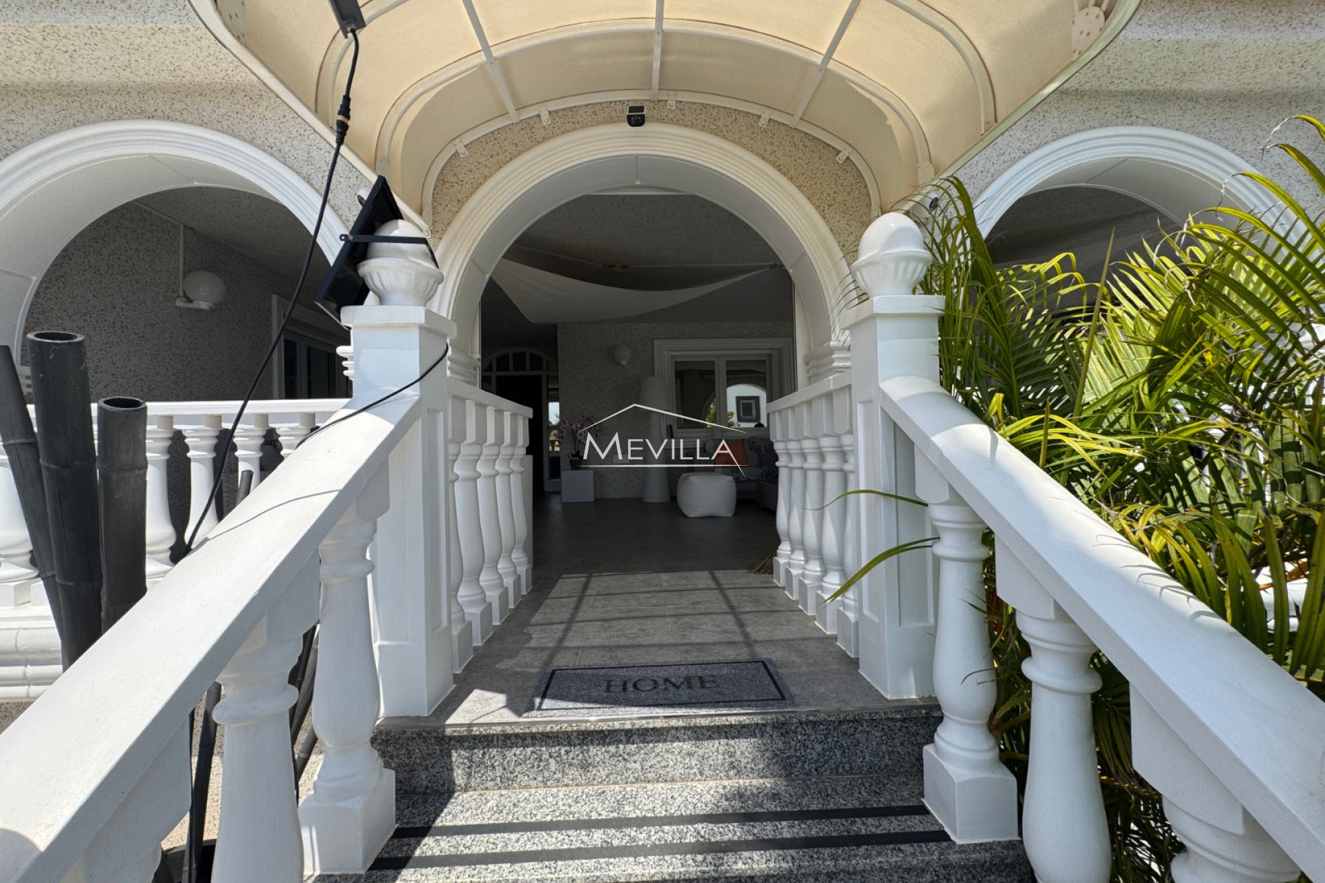 Reventas - Chalet / Villa - Orihuela