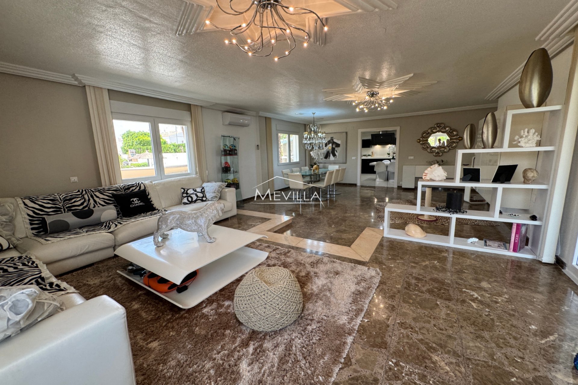 Reventas - Chalet / Villa - Orihuela