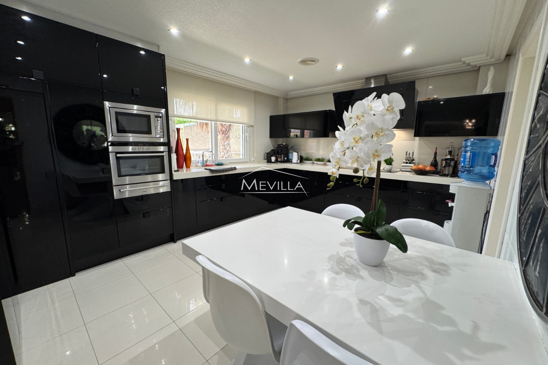 Reventas - Chalet / Villa - Orihuela