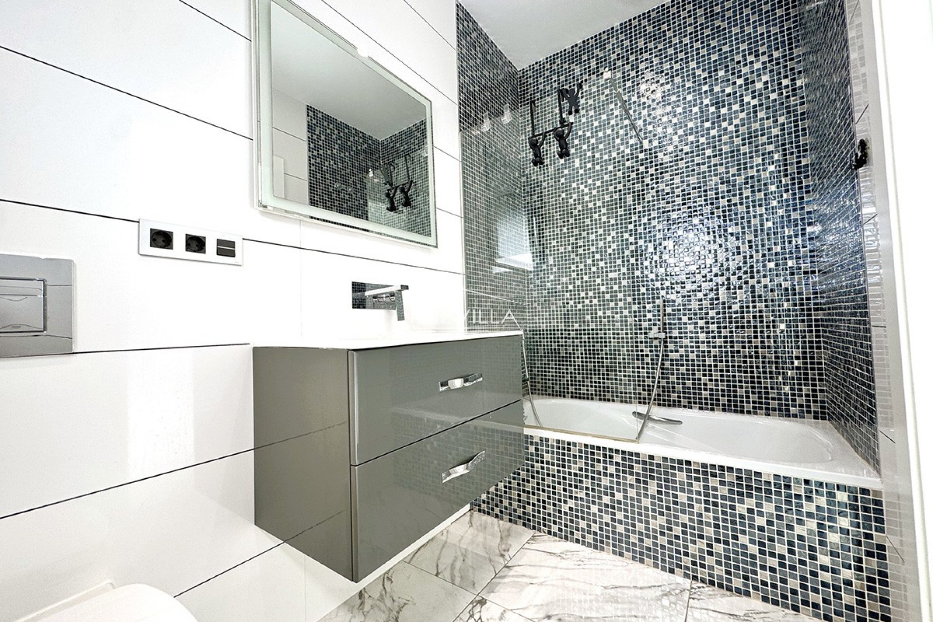 Reventas - Chalet / Villa - Pilar de la Horadada