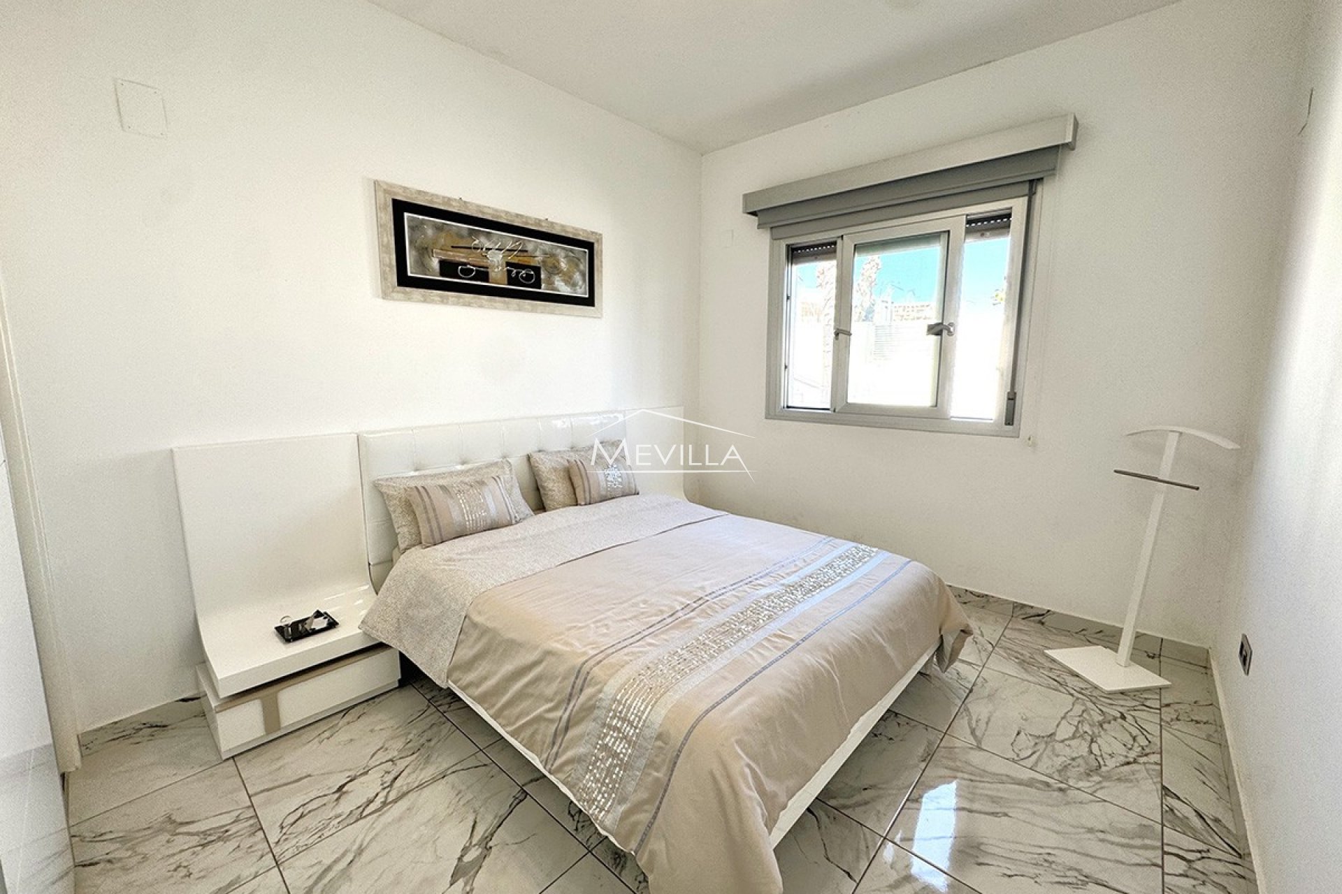 Reventas - Chalet / Villa - Pilar de la Horadada