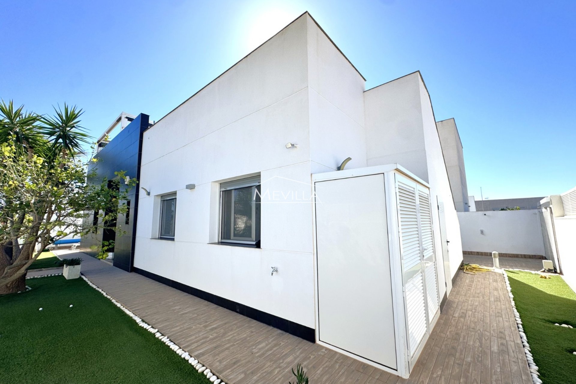 Reventas - Chalet / Villa - Pilar de la Horadada