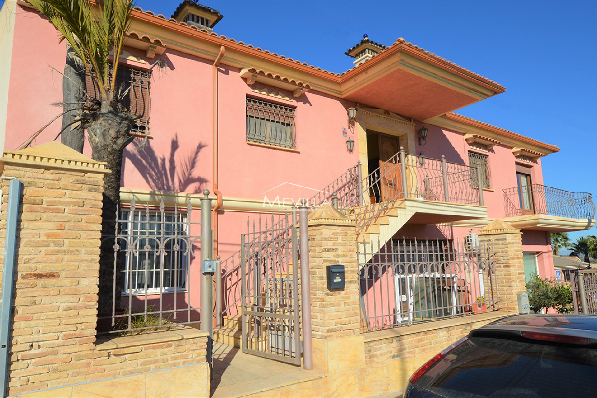 Reventas - Chalet / Villa - San Miguel de Salinas