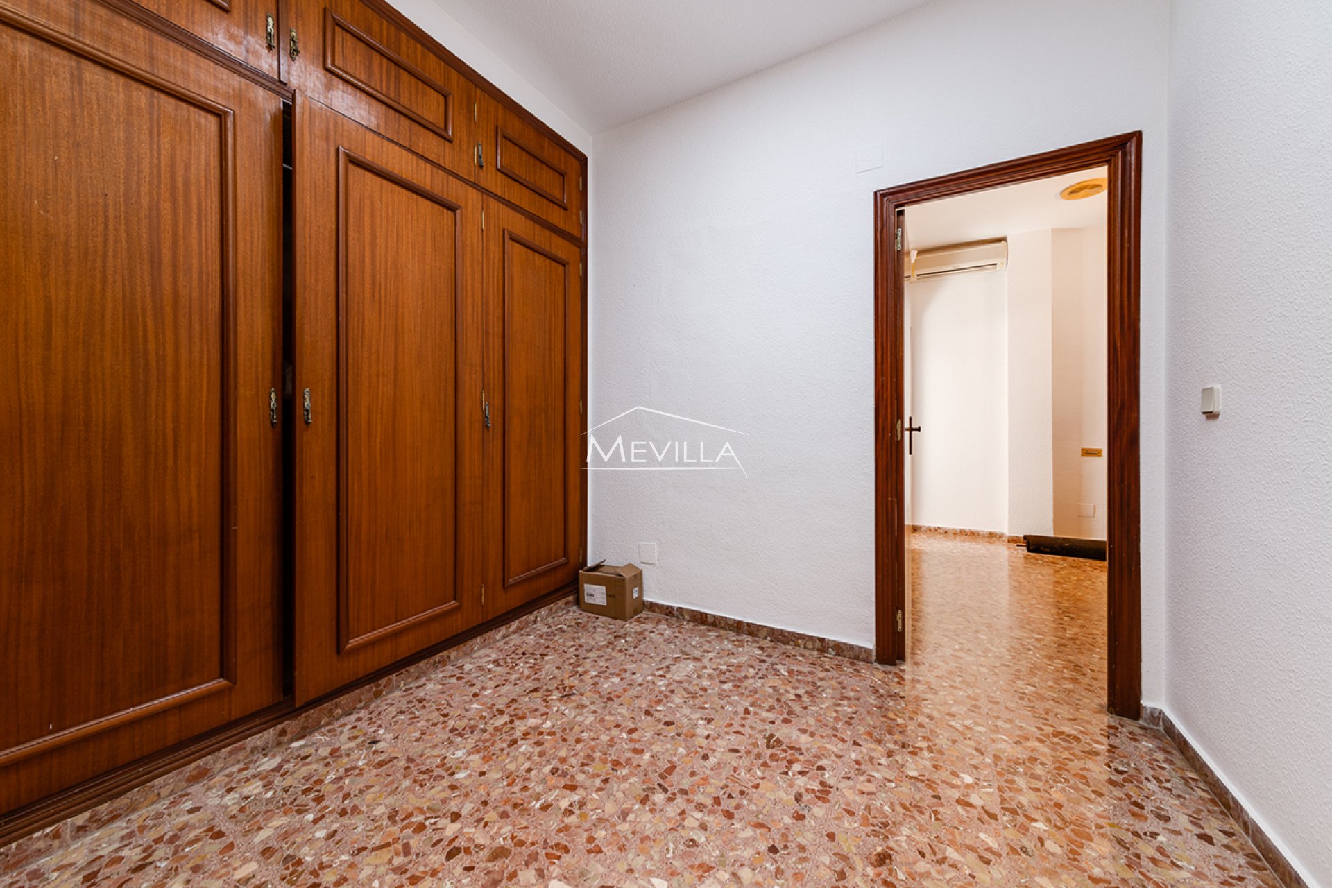 Reventas - Chalet / Villa - Torrevieja - La Mata