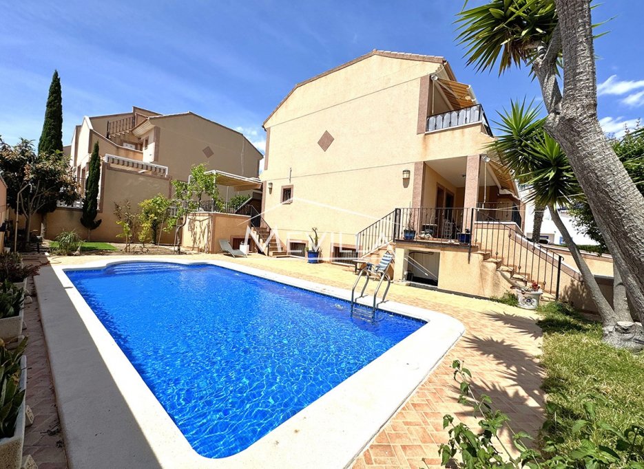 Reventas - Chalet / Villa - Torrevieja - Los Altos