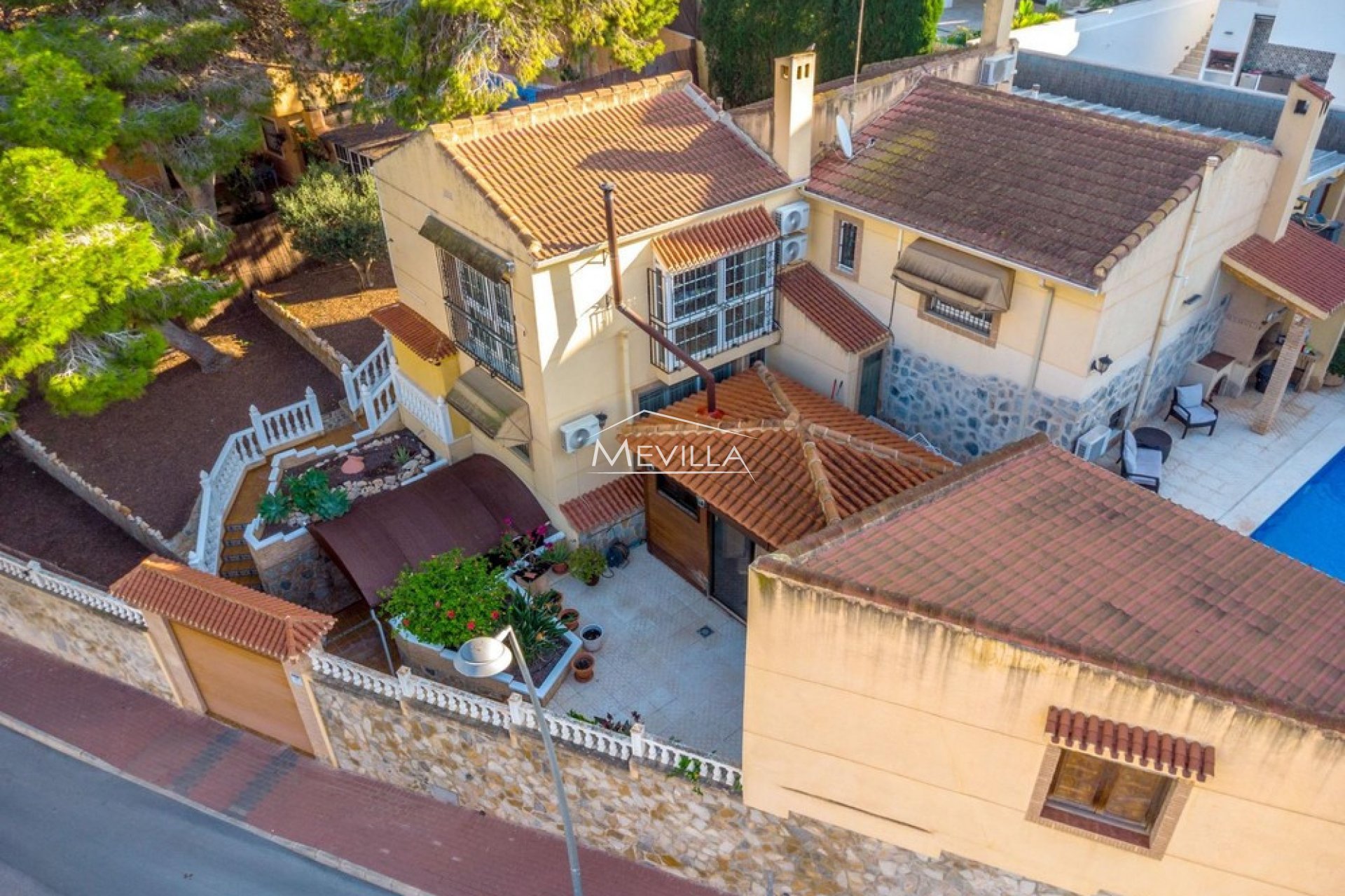 Reventas - Chalet / Villa - Torrevieja - Los Balcones
