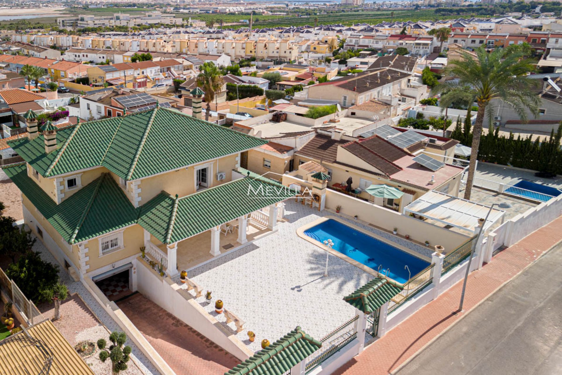 Reventas - Chalet / Villa - Torrevieja - Los Balcones