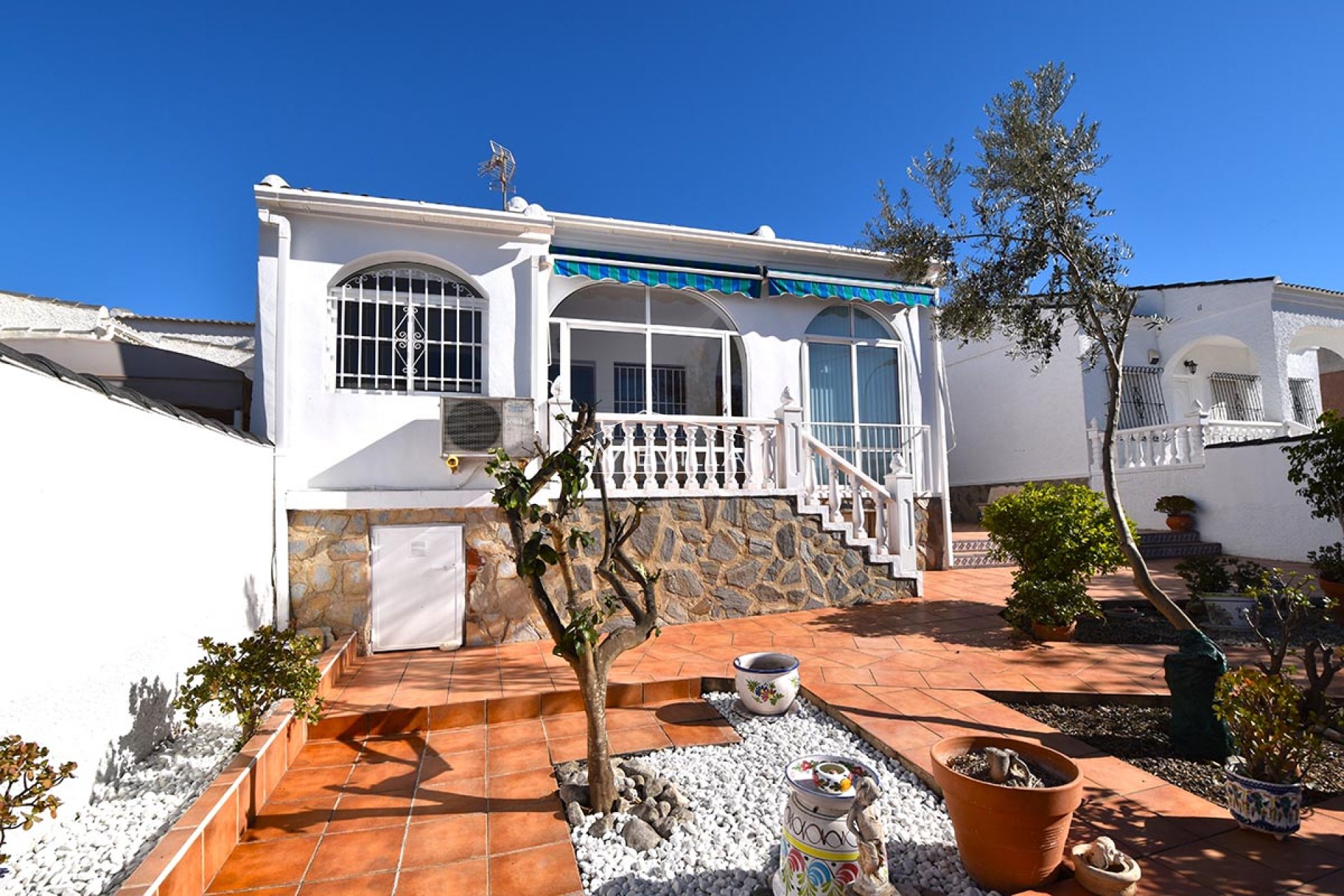 Reventas - Chalet / Villa - Torrevieja