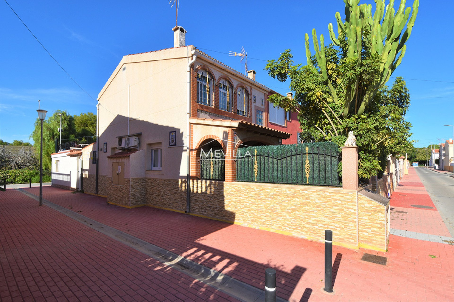 Reventas - Chalet / Villa - Torrevieja