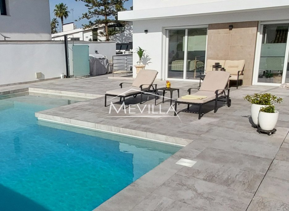 Reventes - Villa - Orihuela Costa - Campoamor