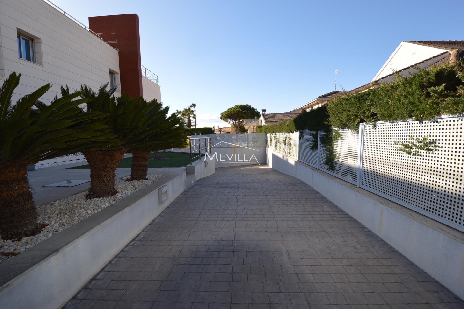 Reventes - Villa - Orihuela Costa - La Zenia