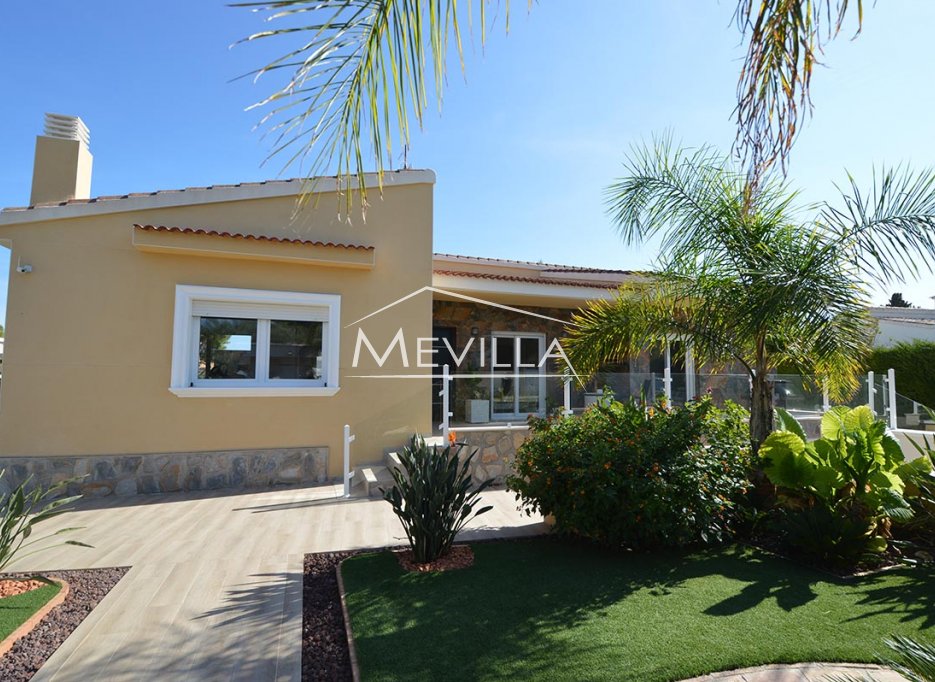 Reventes - Villa - Orihuela Costa - La Zenia
