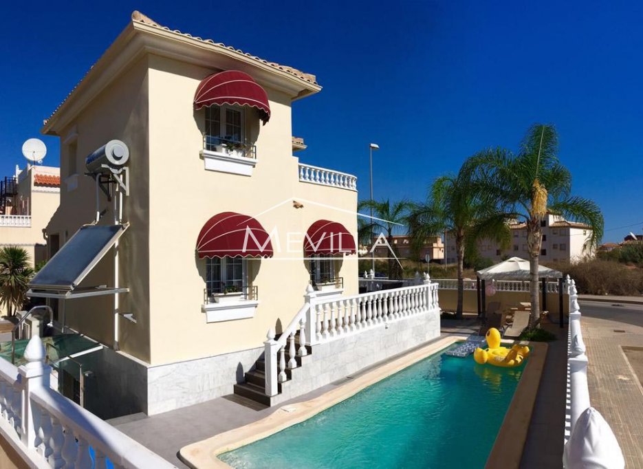 Reventes - Villa - Orihuela Costa - La Zenia