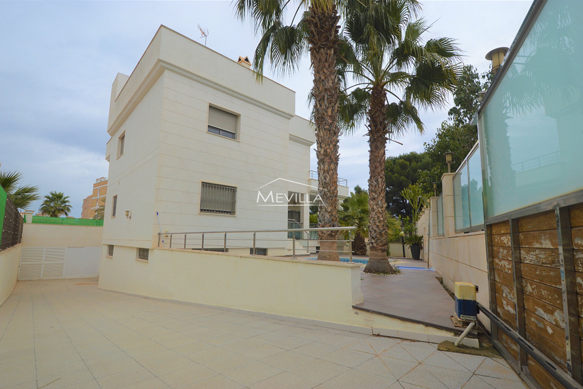 Reventes - Villa - Orihuela Costa - La Zenia