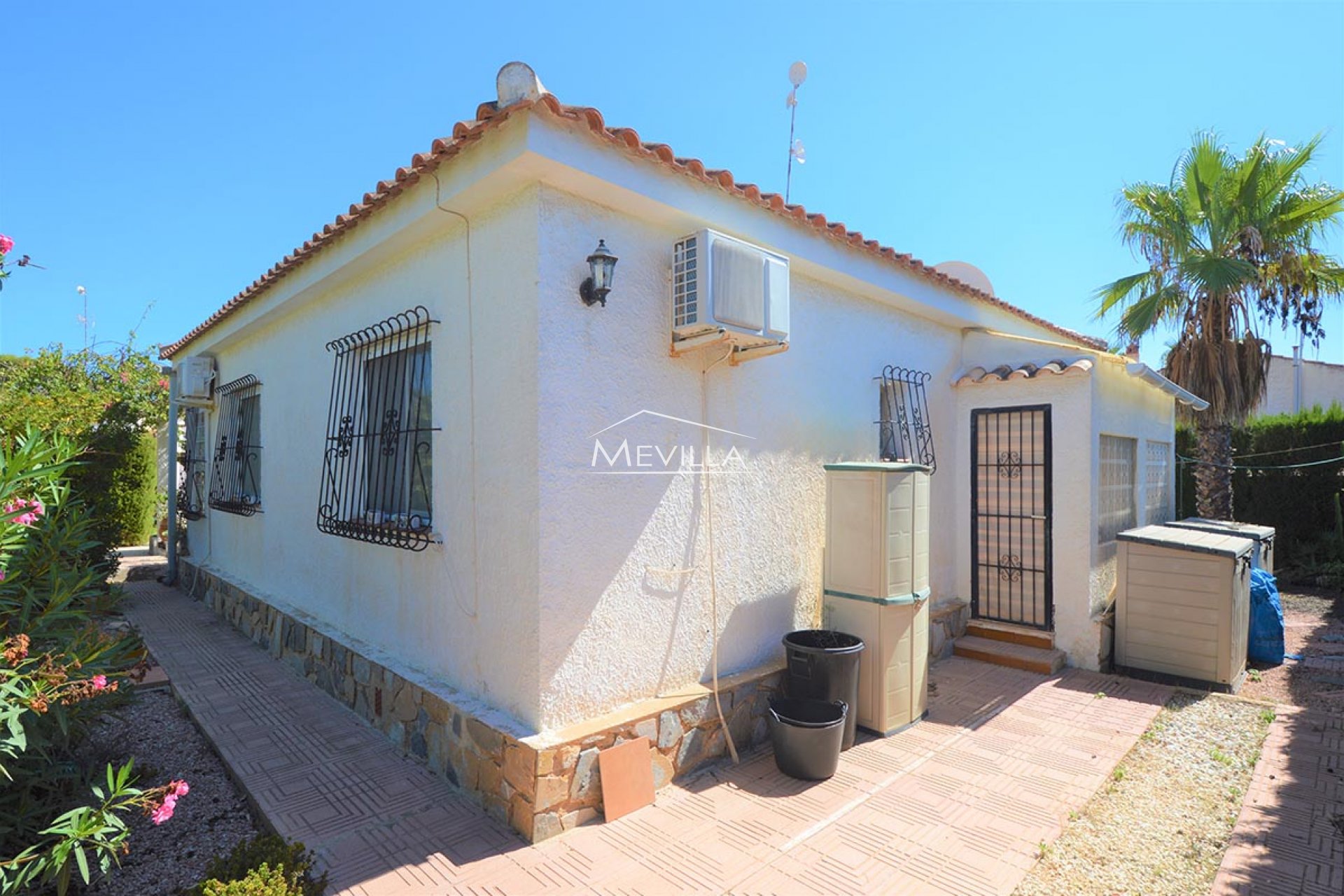 Reventes - Villa - Orihuela Costa - La Zenia