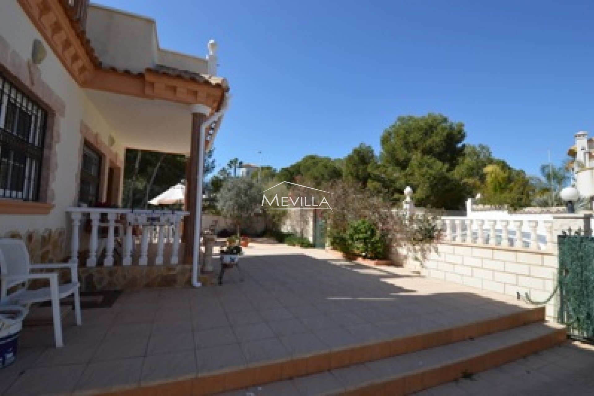 Reventes - Villa - Orihuela Costa - Villamartin