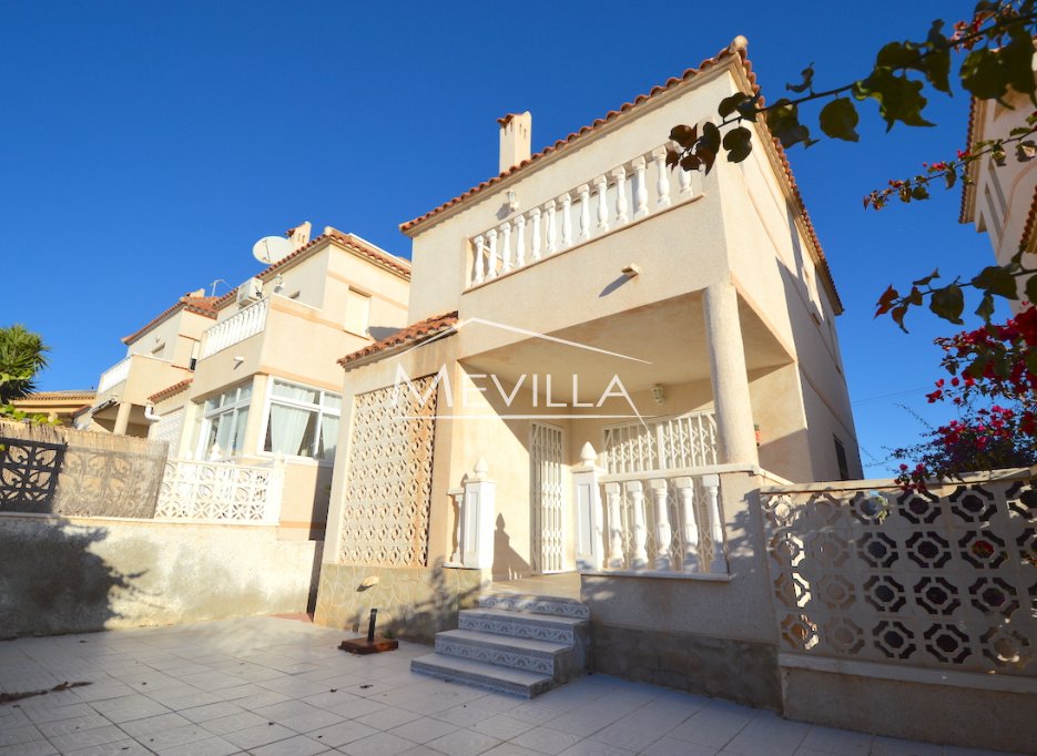 Reventes - Villa - Orihuela Costa - Villamartin