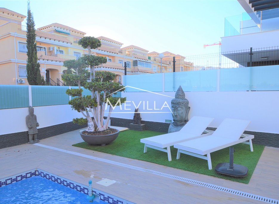 Reventes - Villa - Orihuela Costa - Villamartin