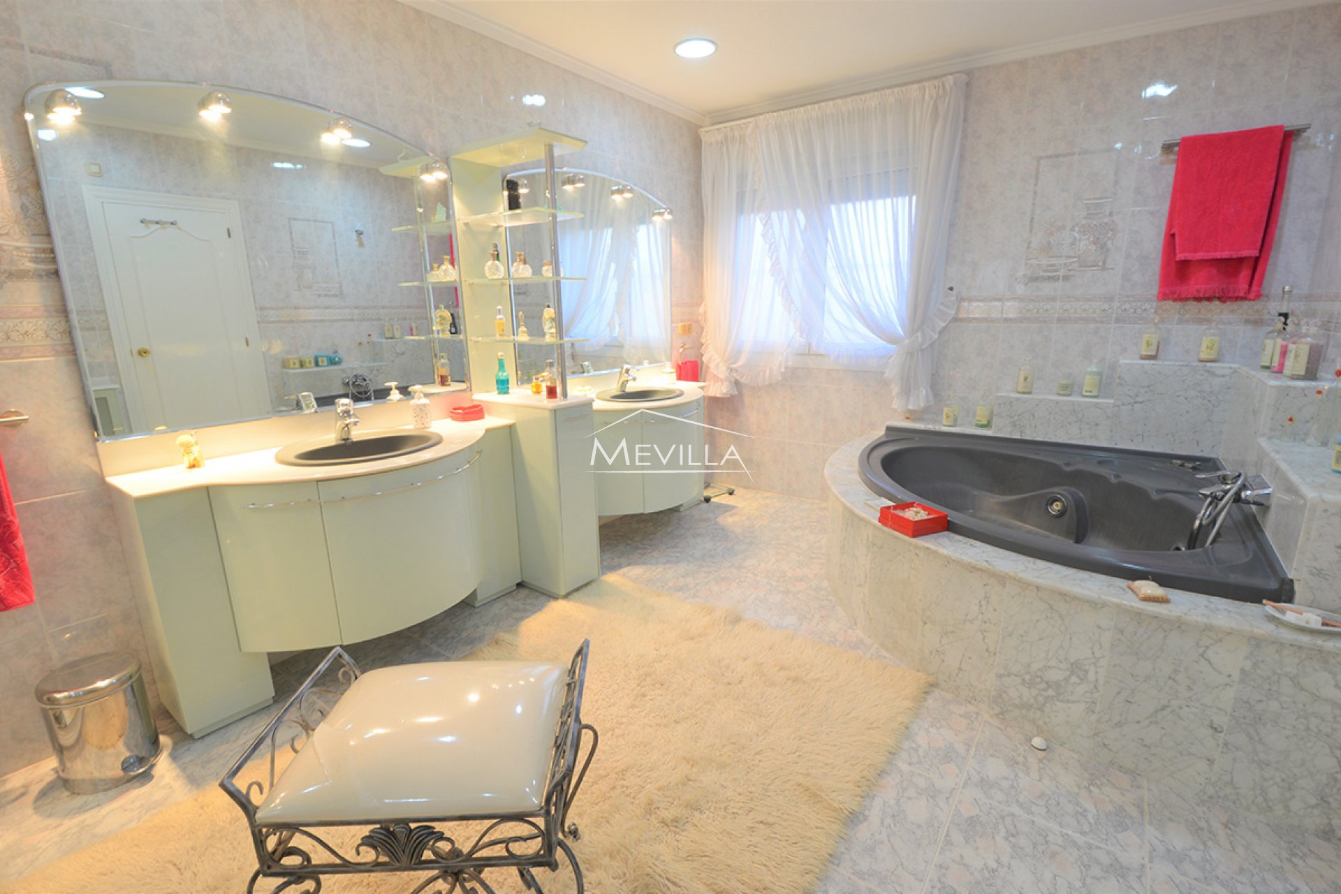 Reventes - Villa - Orihuela Costa - Villamartin