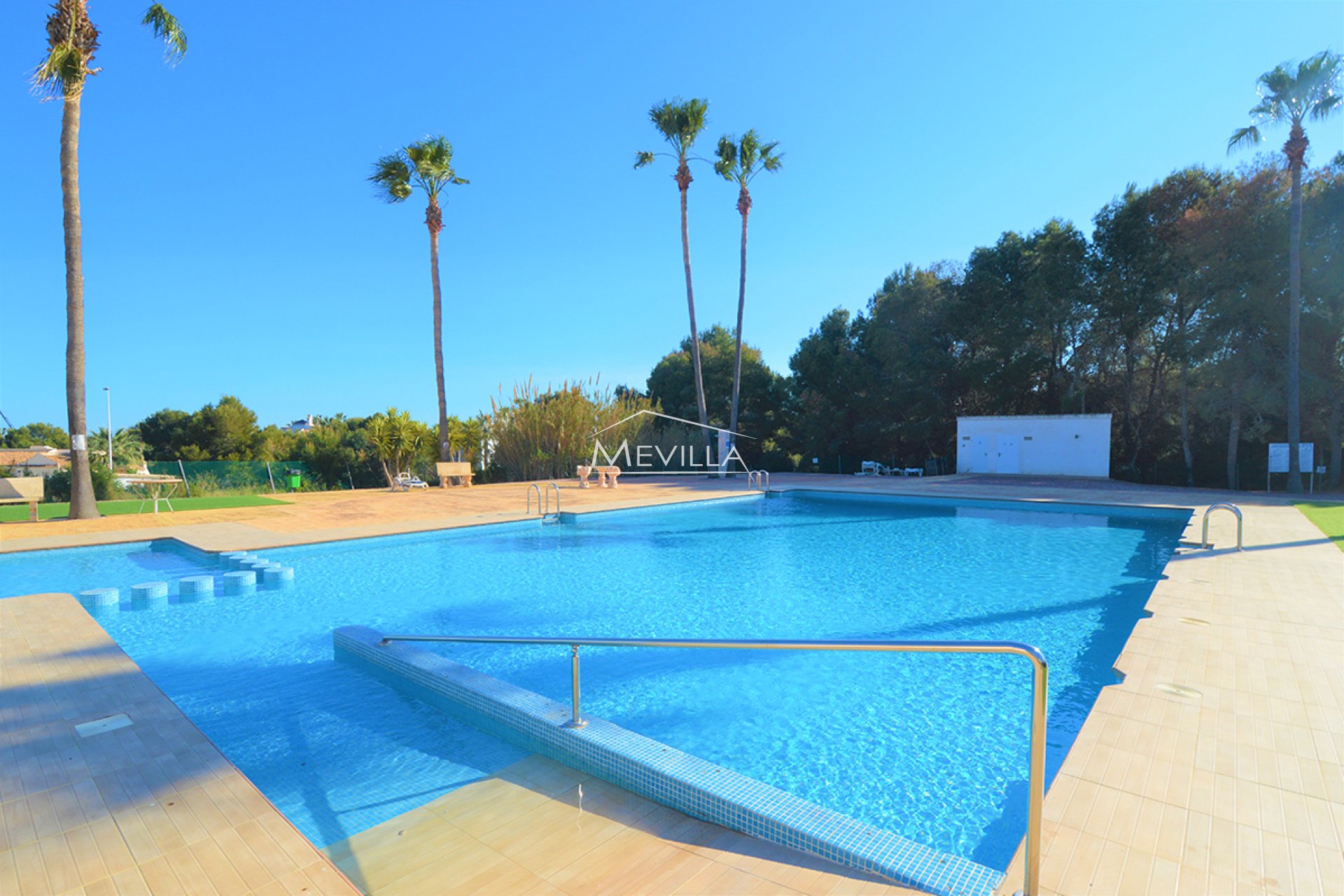 Reventes - Villa - Orihuela Costa - Villamartin