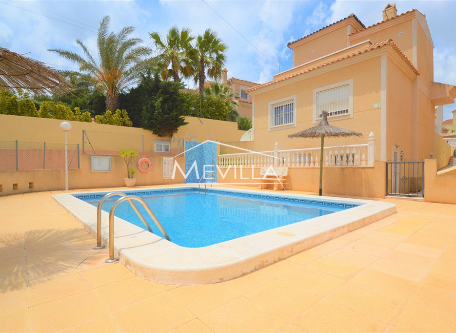 Reventes - Villa - Orihuela Costa - Villamartin